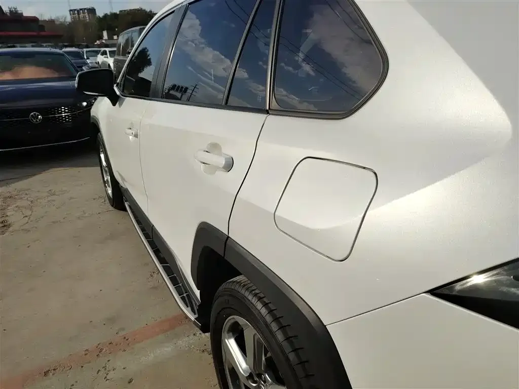 Toyota RAV4 2023 из CN, фото 5
