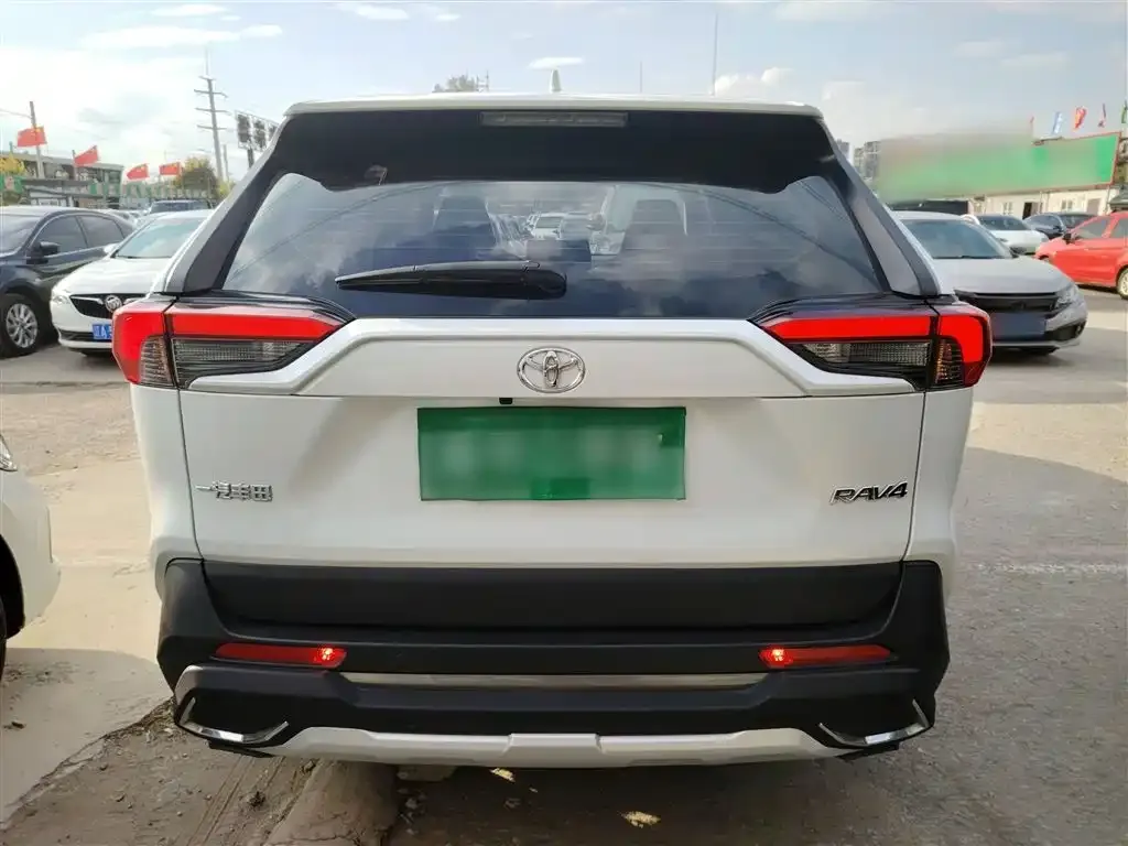 Toyota RAV4 2023 из CN, фото 6