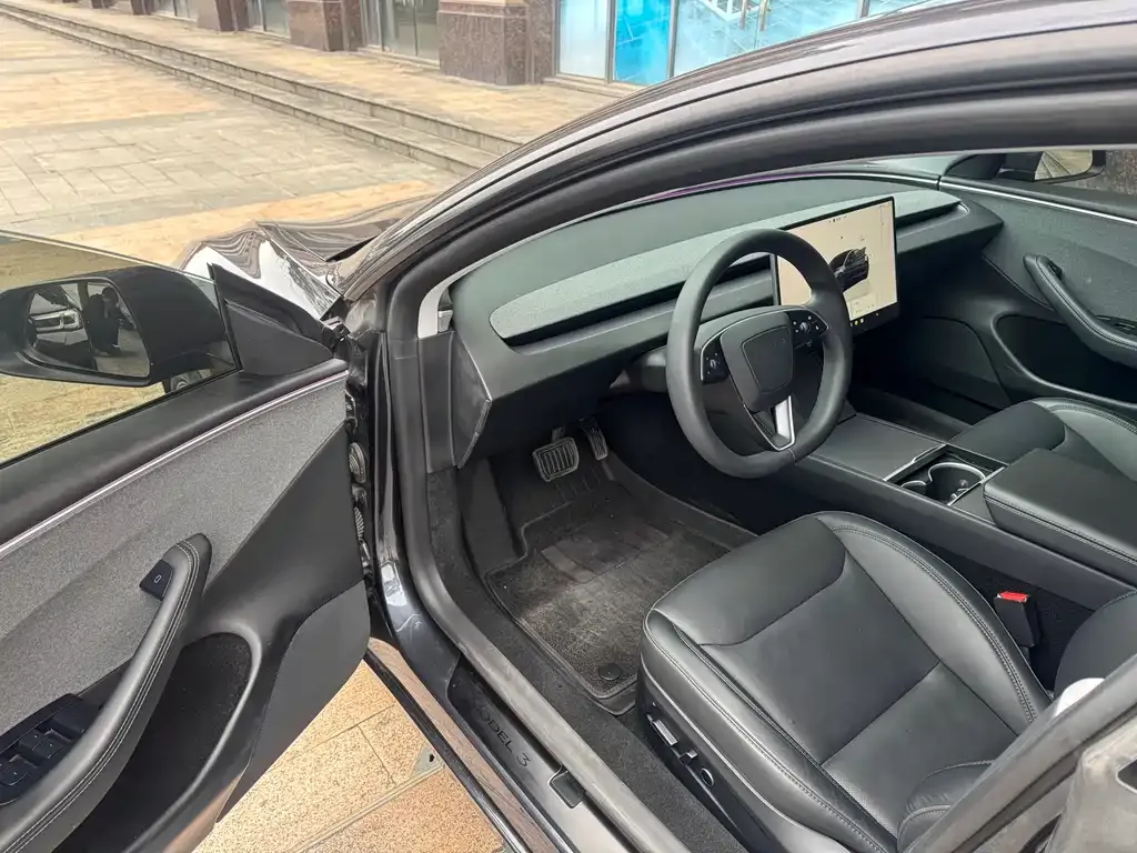Tesla Model 3 — фото 4