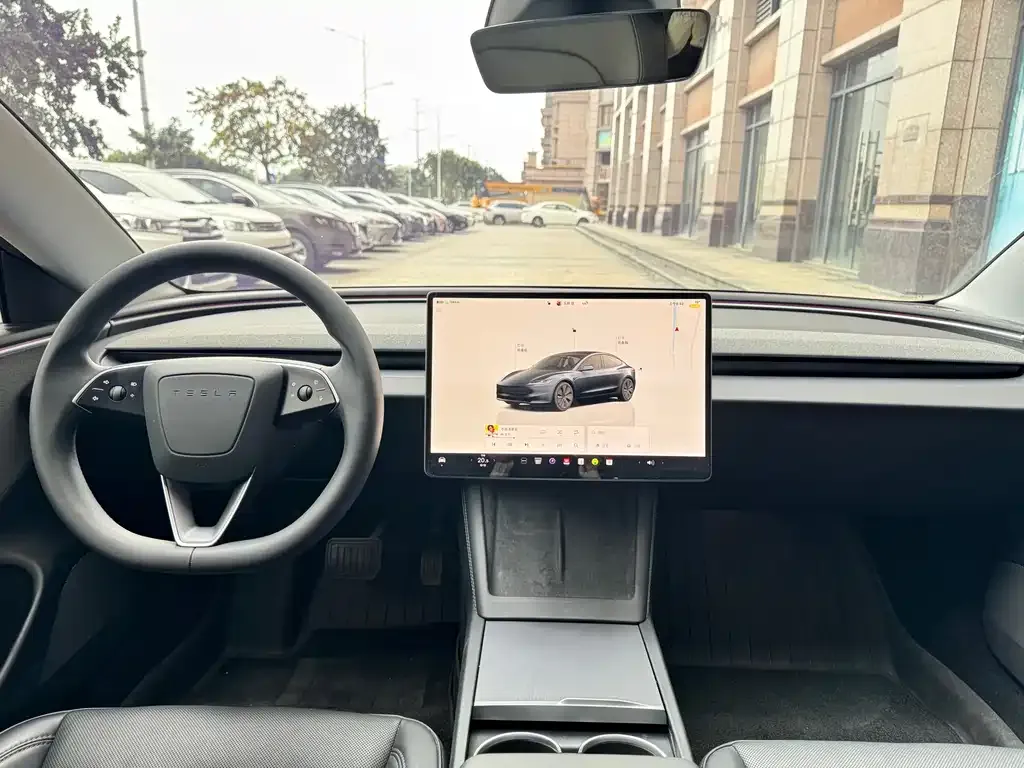 Tesla Model 3 — фото 6