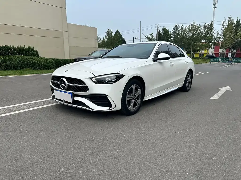 Mercedes-Benz C-Class — фото 1