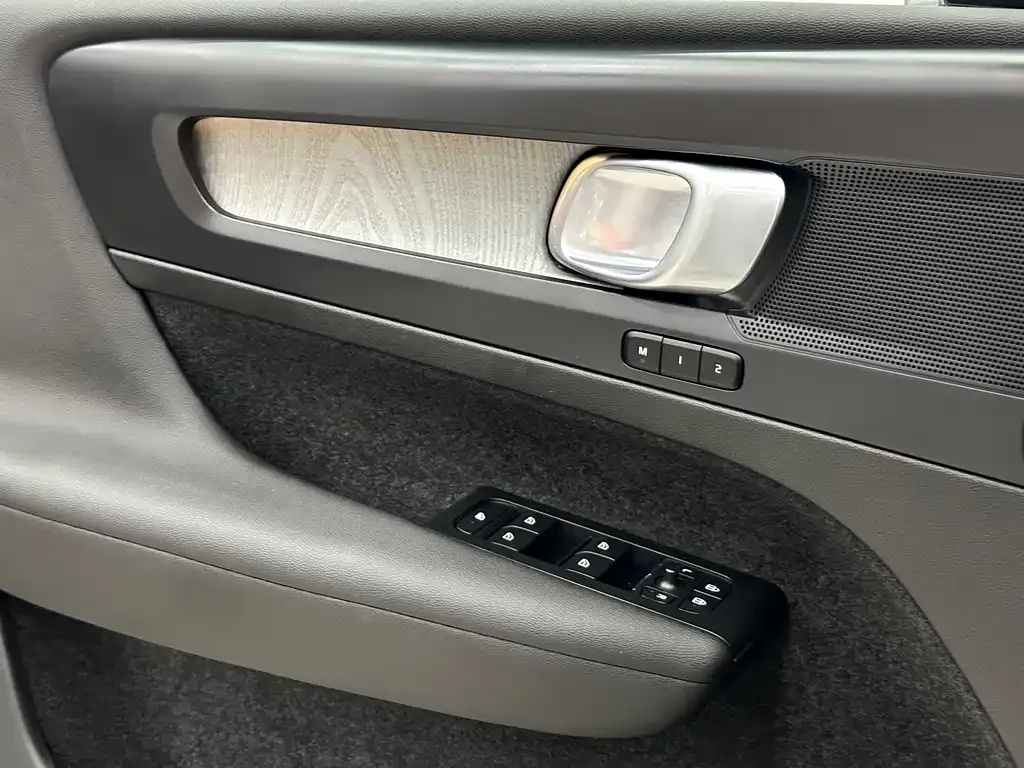 Volvo XC40 2025 из CN, фото 10
