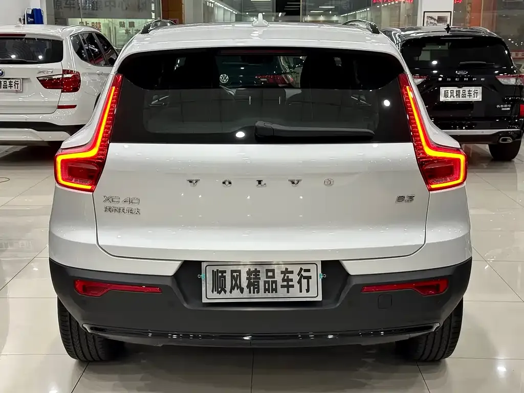 Volvo XC40 2025 из CN, фото 3