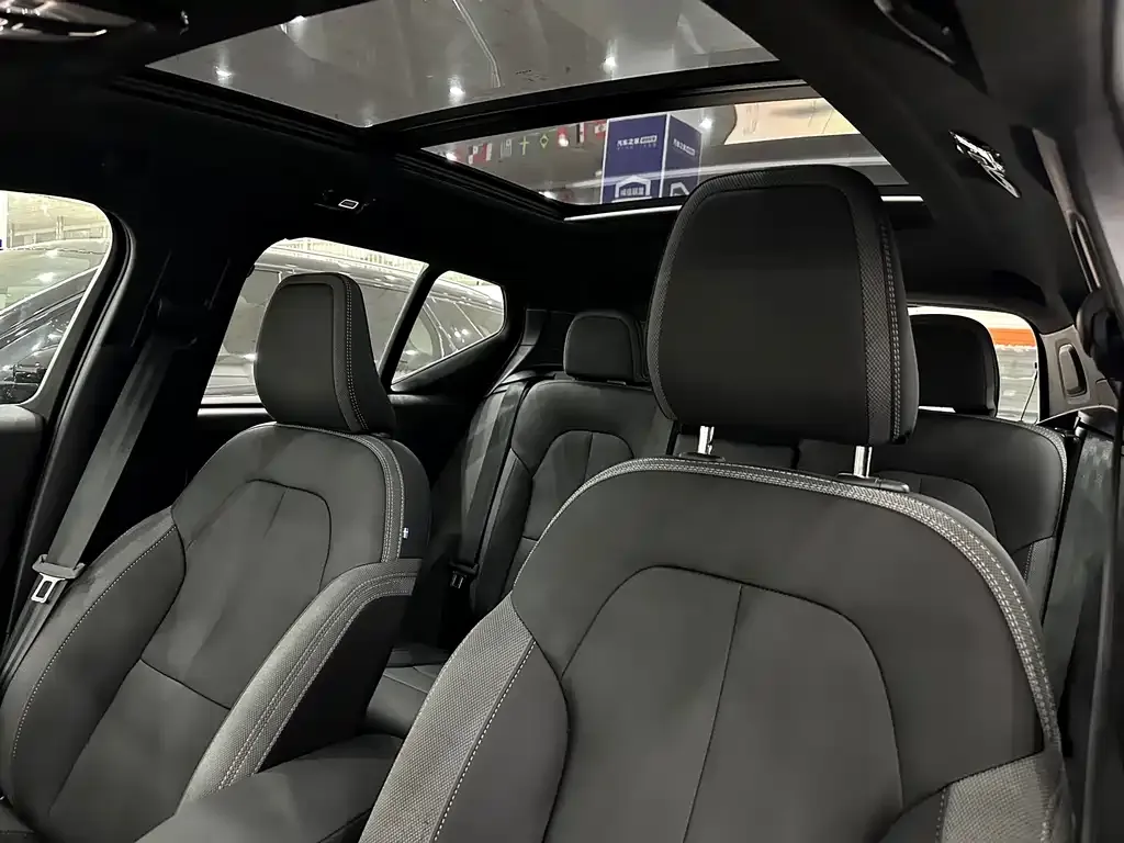 Volvo XC40 2025 из CN, фото 7