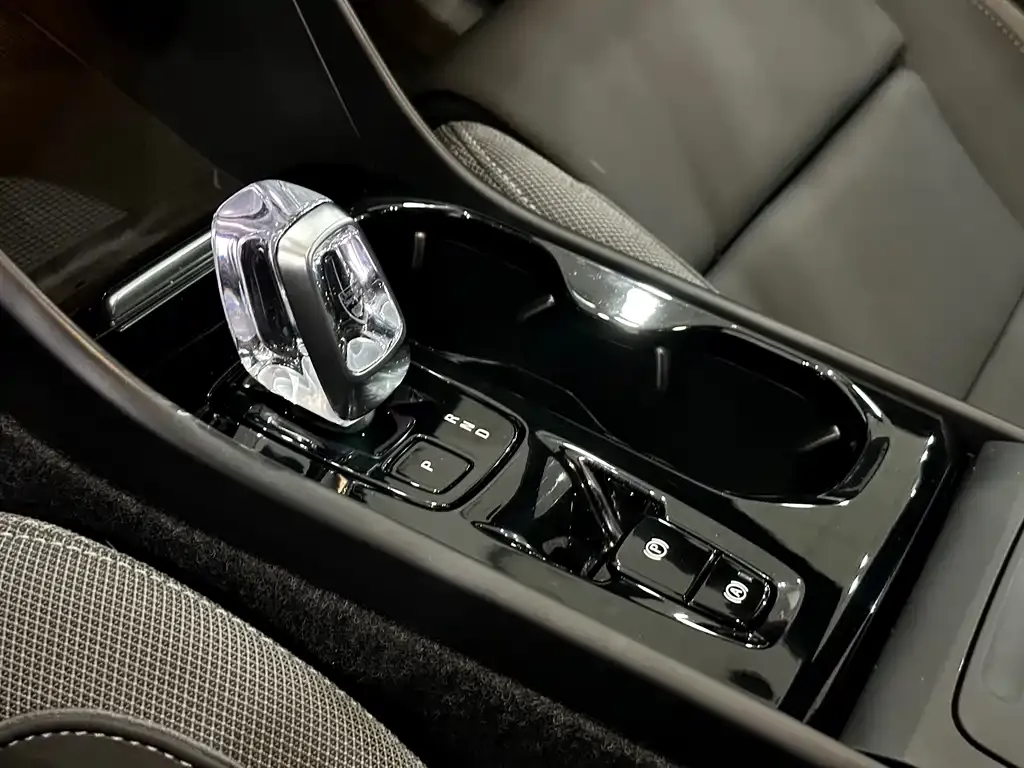 Volvo XC40 2025 из CN, фото 8