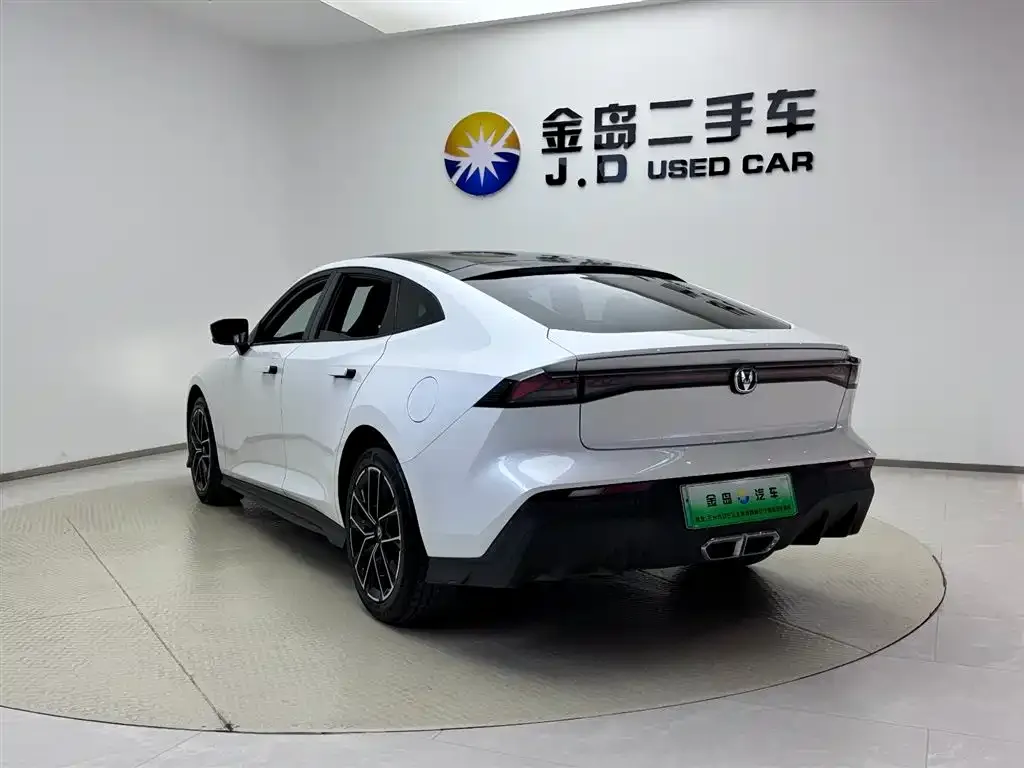 Changan UNI-V iDD — фото 8