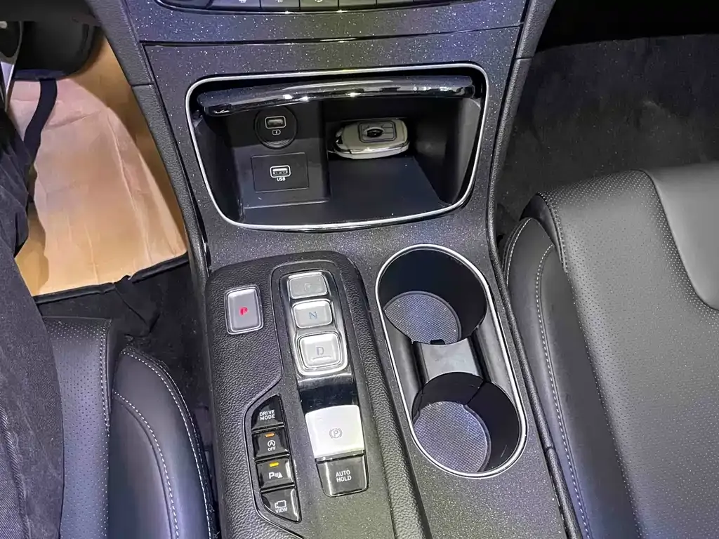 Hyundai Santa Fe — фото 10