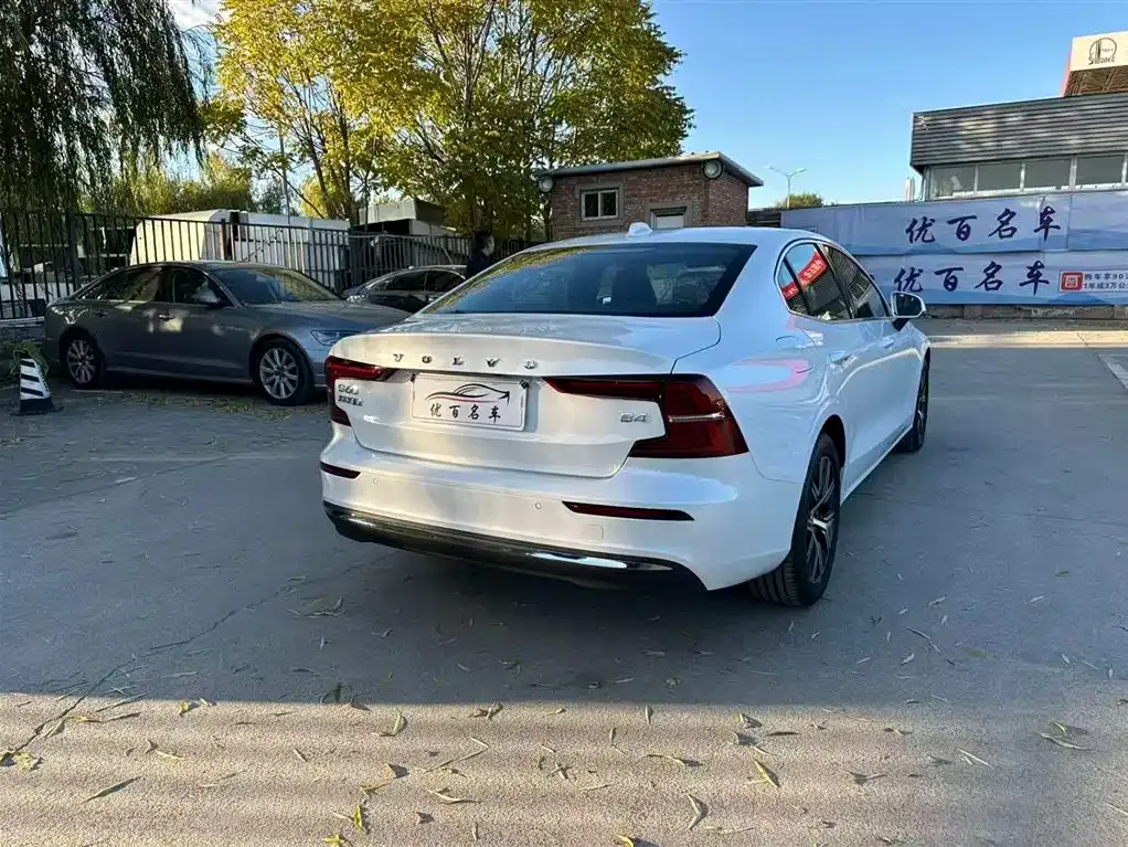 Volvo S60 2025 из CN, фото 6