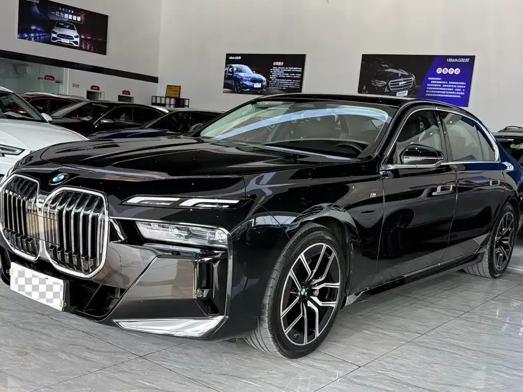 BMW 7 Series 2024 из CN, фото 1