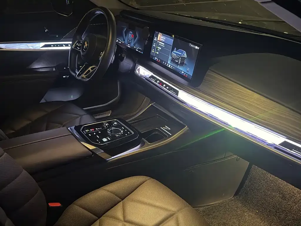 BMW 7 Series 2024 из CN, фото 10