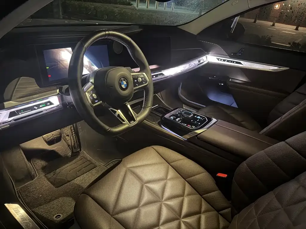 BMW 7 Series 2024 из CN, фото 3