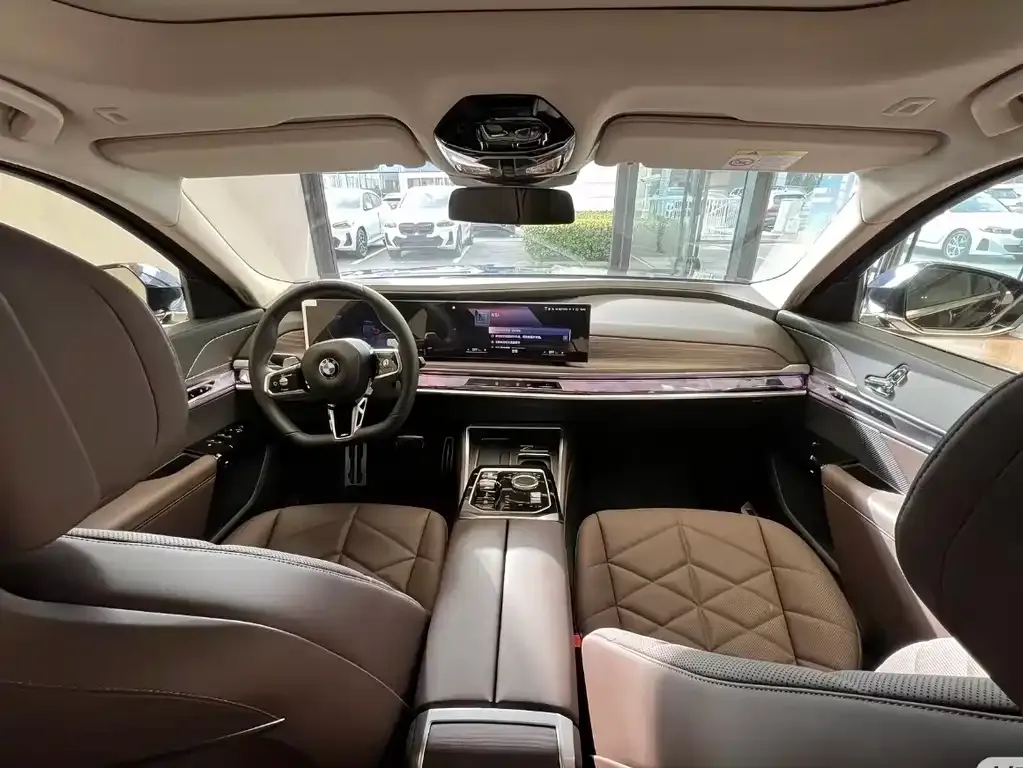 BMW 7 Series 2024 из CN, фото 4