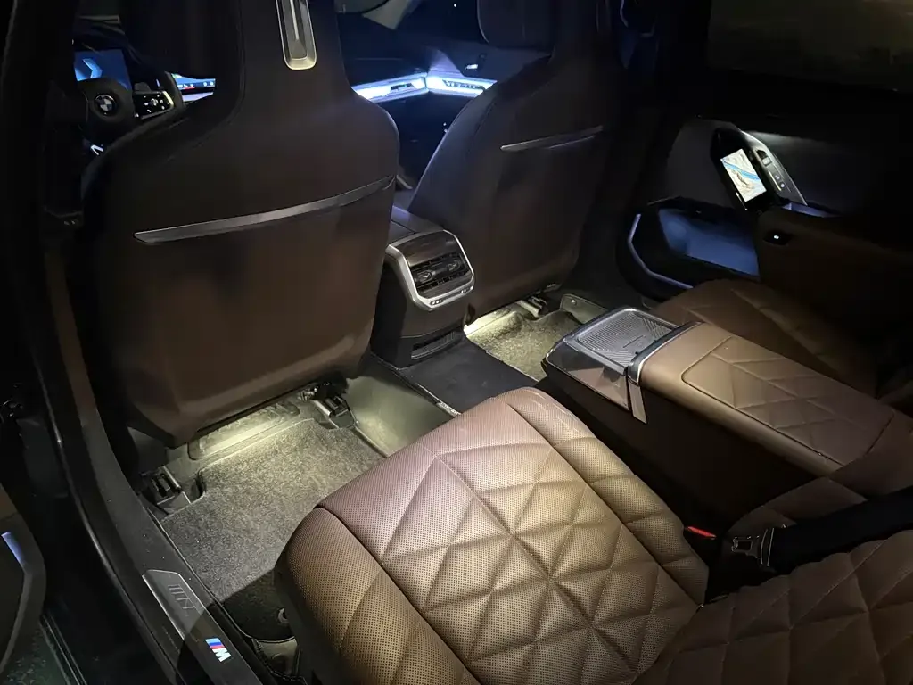 BMW 7 Series 2024 из CN, фото 8