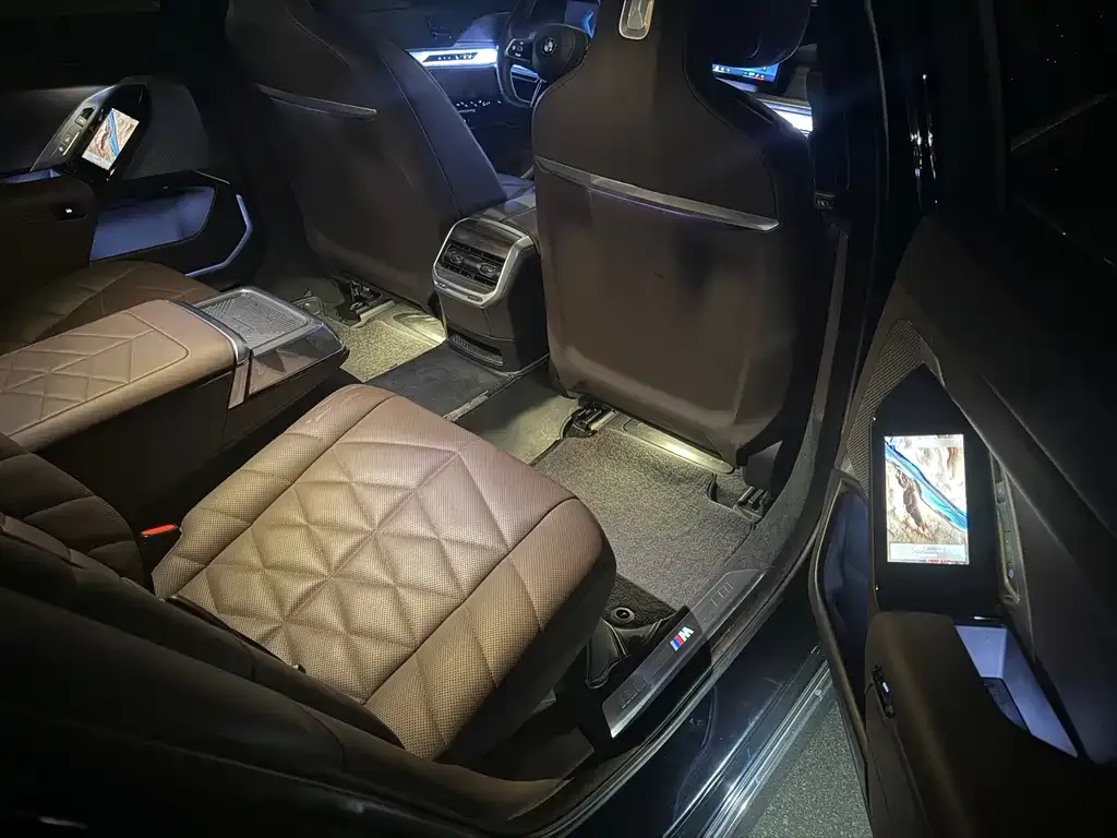 BMW 7 Series 2024 из CN, фото 9