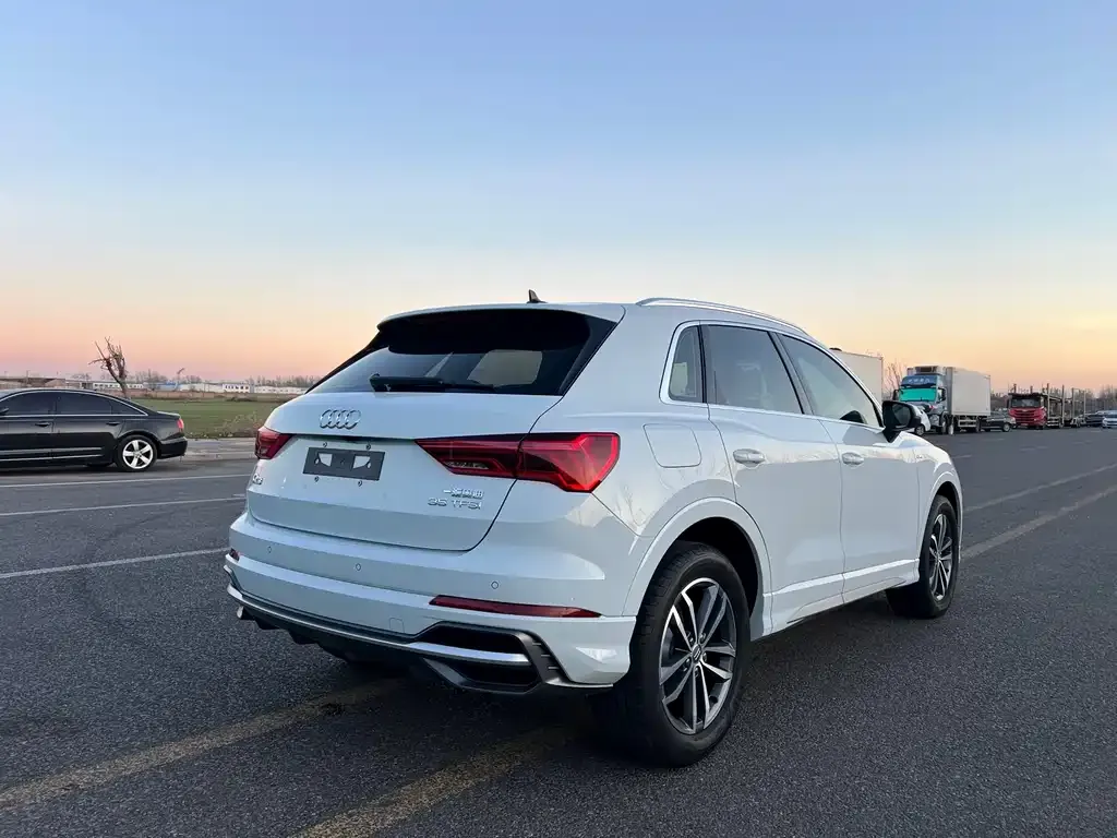 Audi Q3 2021 из CN, фото 7
