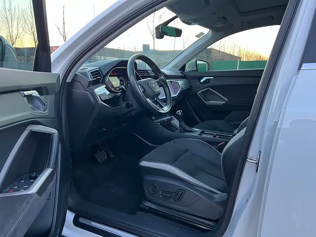Audi Q3 2021 из CN, фото 9