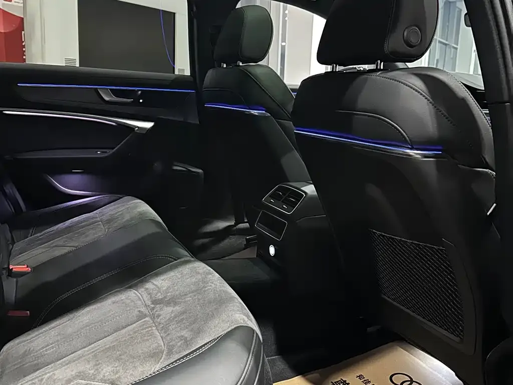 Audi A6L 2021 из CN, фото 10