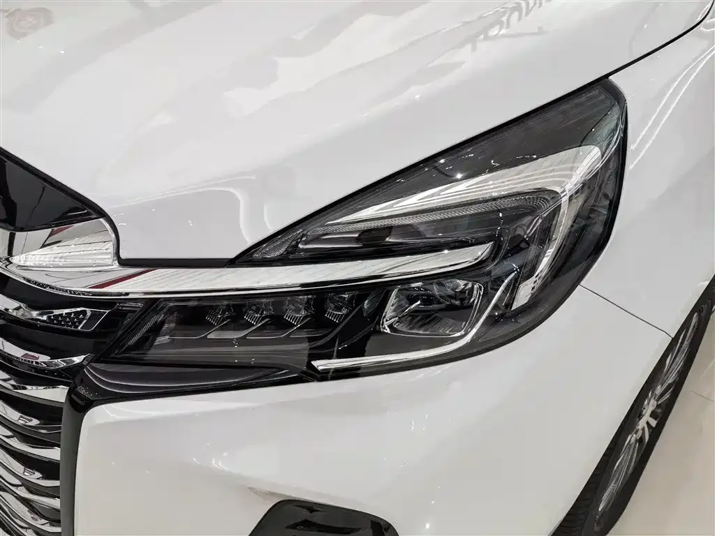 Buick GL8 2025 из CN, фото 5