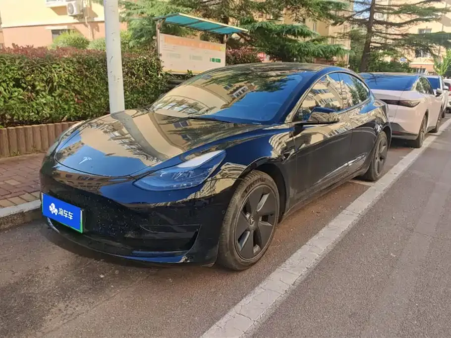 Tesla Model 3 — фото 1