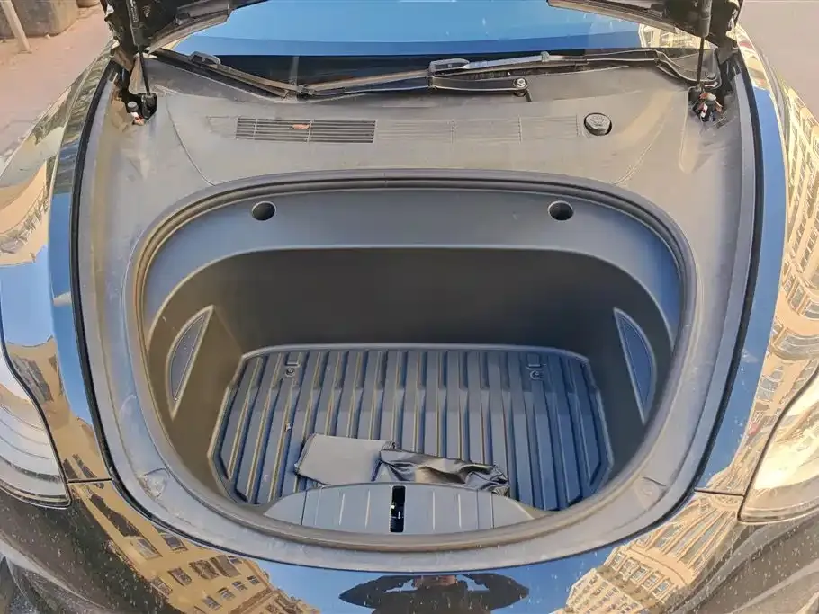 Tesla Model 3 — фото 10