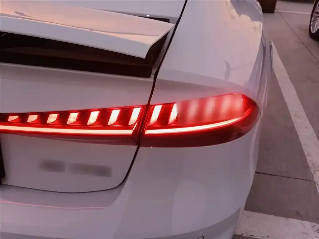 Audi A7 2021 из CN, фото 8