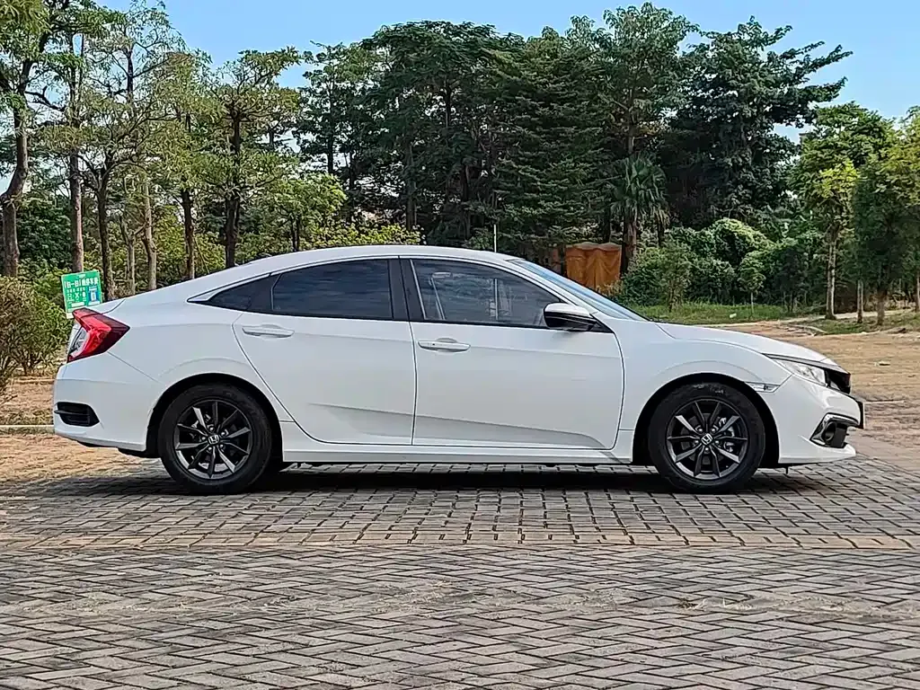 Honda Civic — фото 4