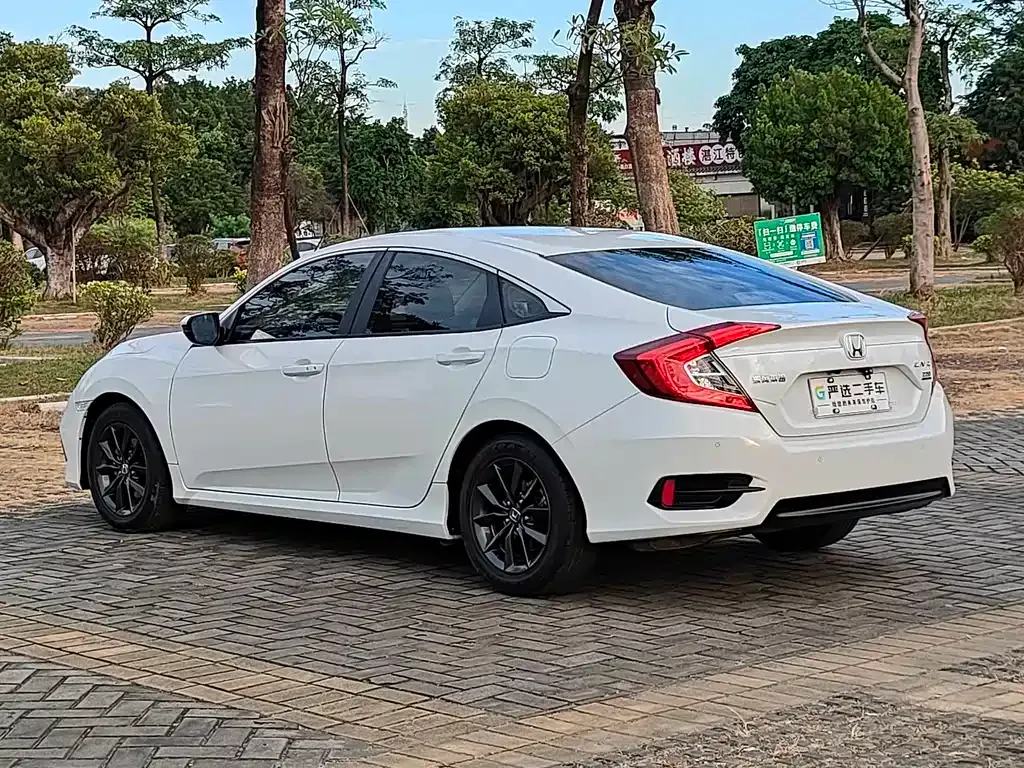 Honda Civic — фото 7