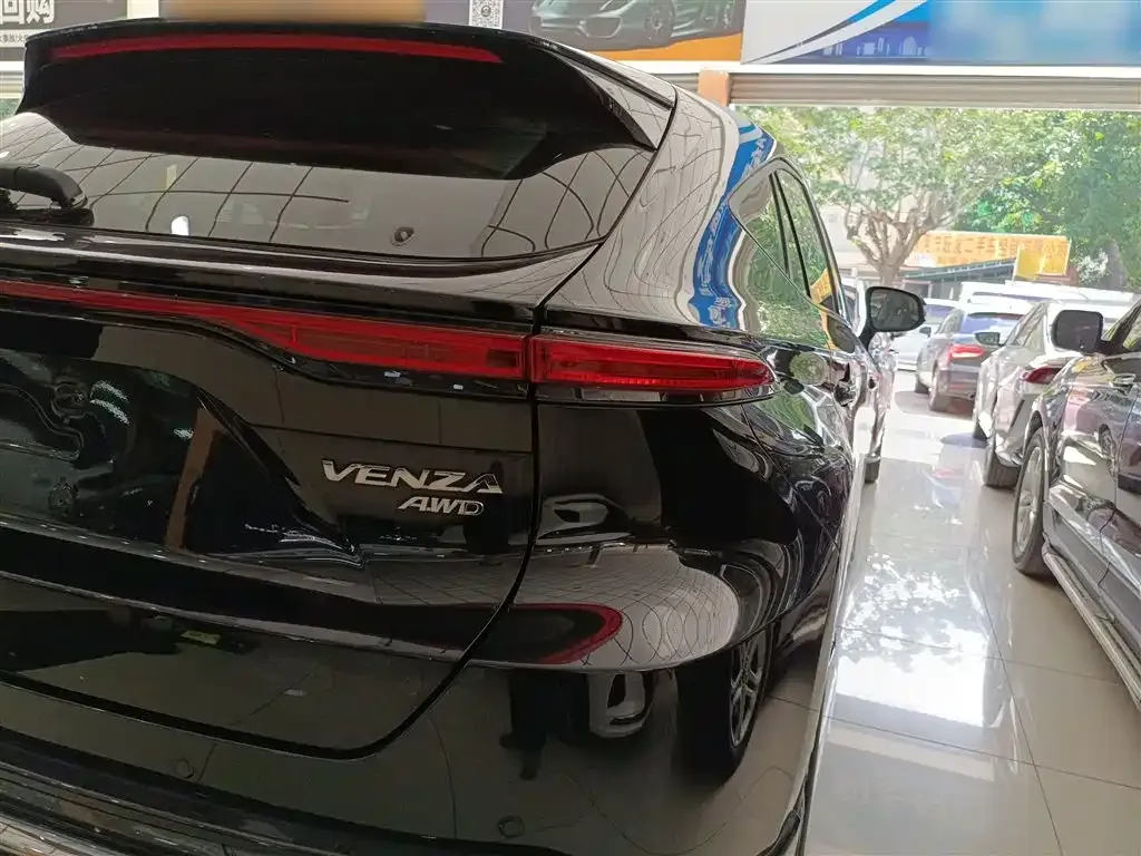 Toyota Venza 2022 из CN, фото 8