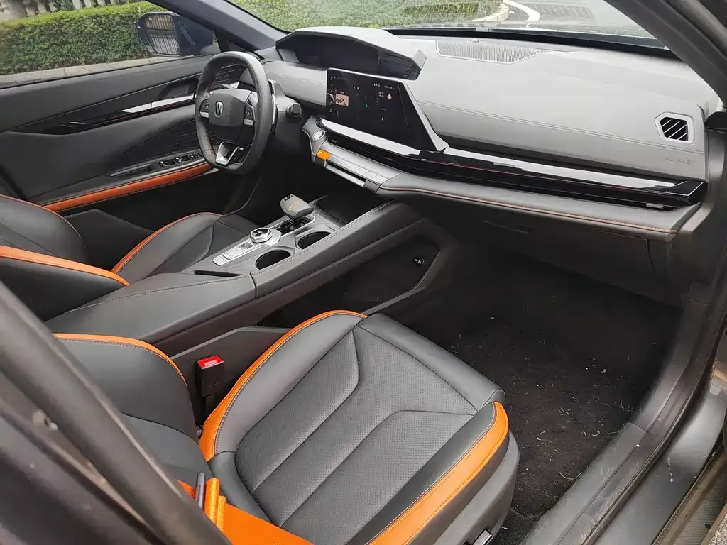 Changan UNI-V 2024 из CN, фото 4