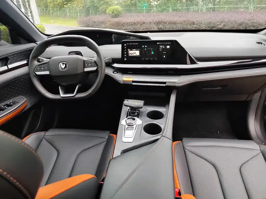 Changan UNI-V 2024 из CN, фото 6