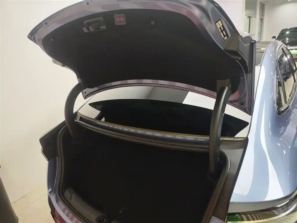 BYD Seal — фото 10
