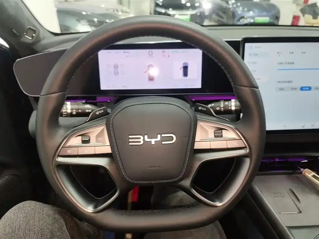 BYD Seal — фото 3