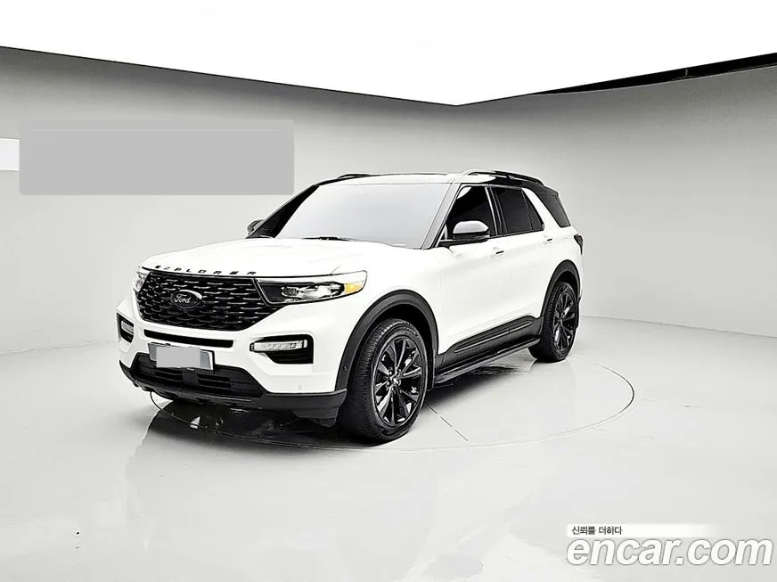 Ford Explorer — фото 1