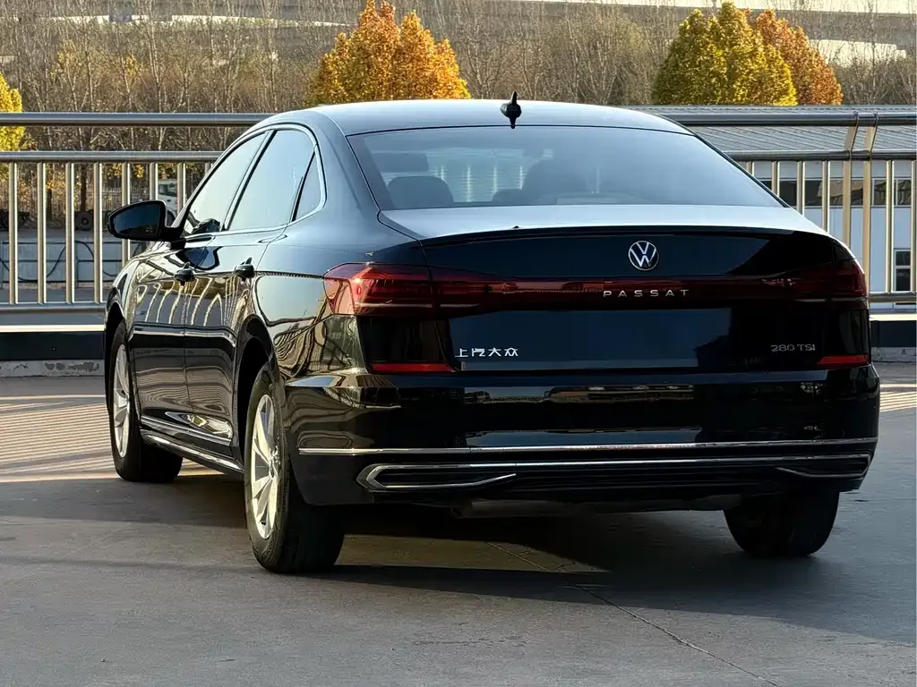Volkswagen Passat 2023 из CN, фото 4