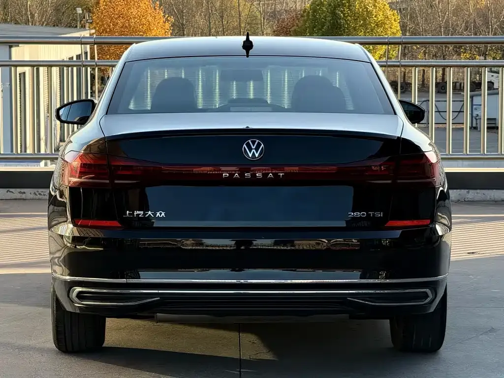Volkswagen Passat 2023 из CN, фото 5