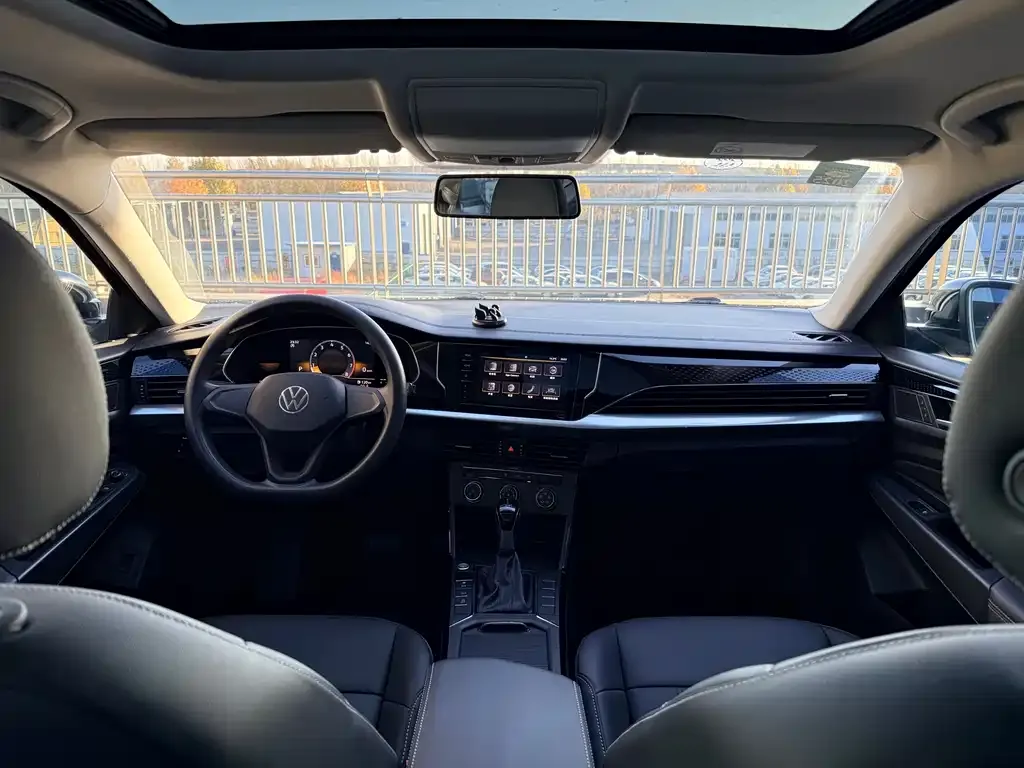 Volkswagen Passat 2023 из CN, фото 7