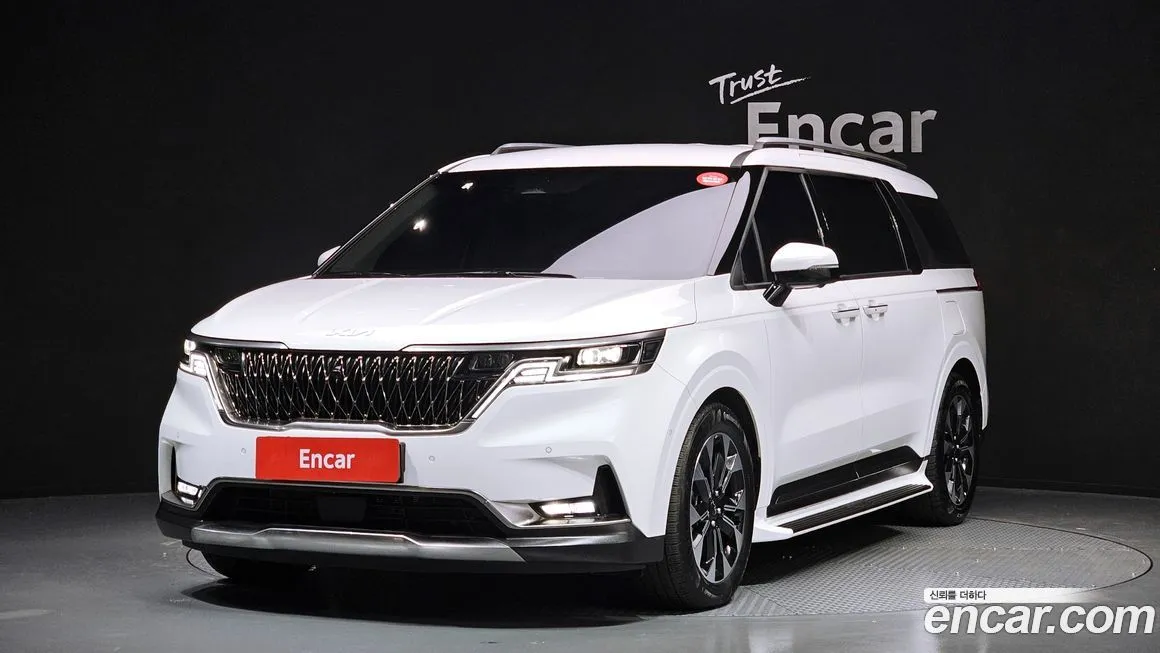 Kia Carnival — фото 1
