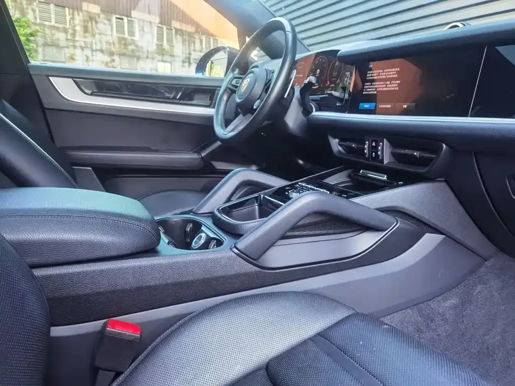Porsche Cayenne 2023 из CN, фото 7