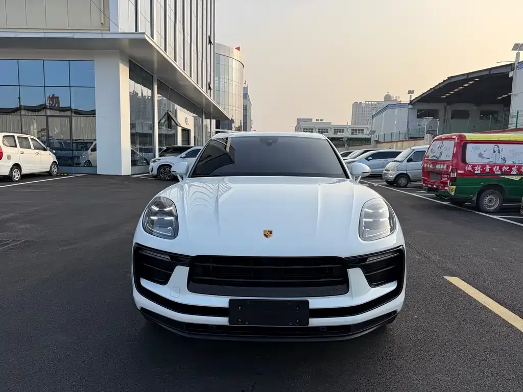 Porsche Macan — фото 1