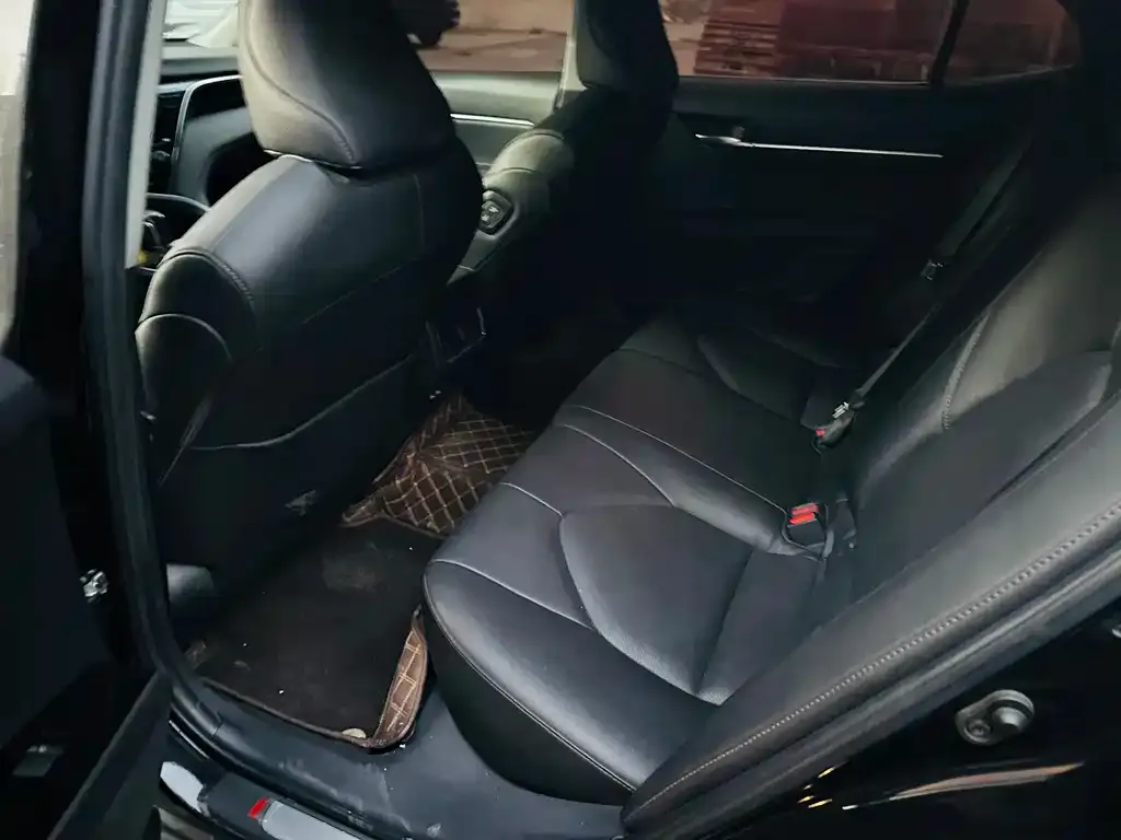 Toyota Camry 2021 из CN, фото 4