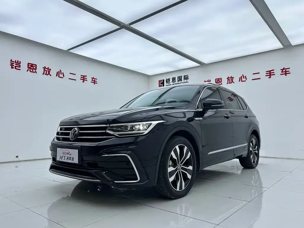 Volkswagen Tiguan L — фото 1