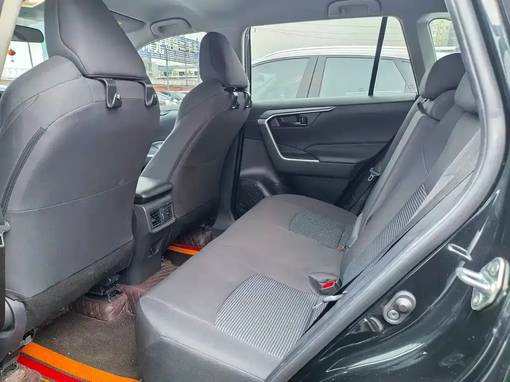 Toyota Wildlander 2023 из CN, фото 10
