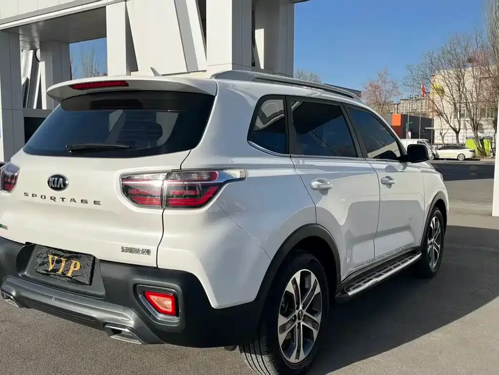 Kia Sportage — фото 7