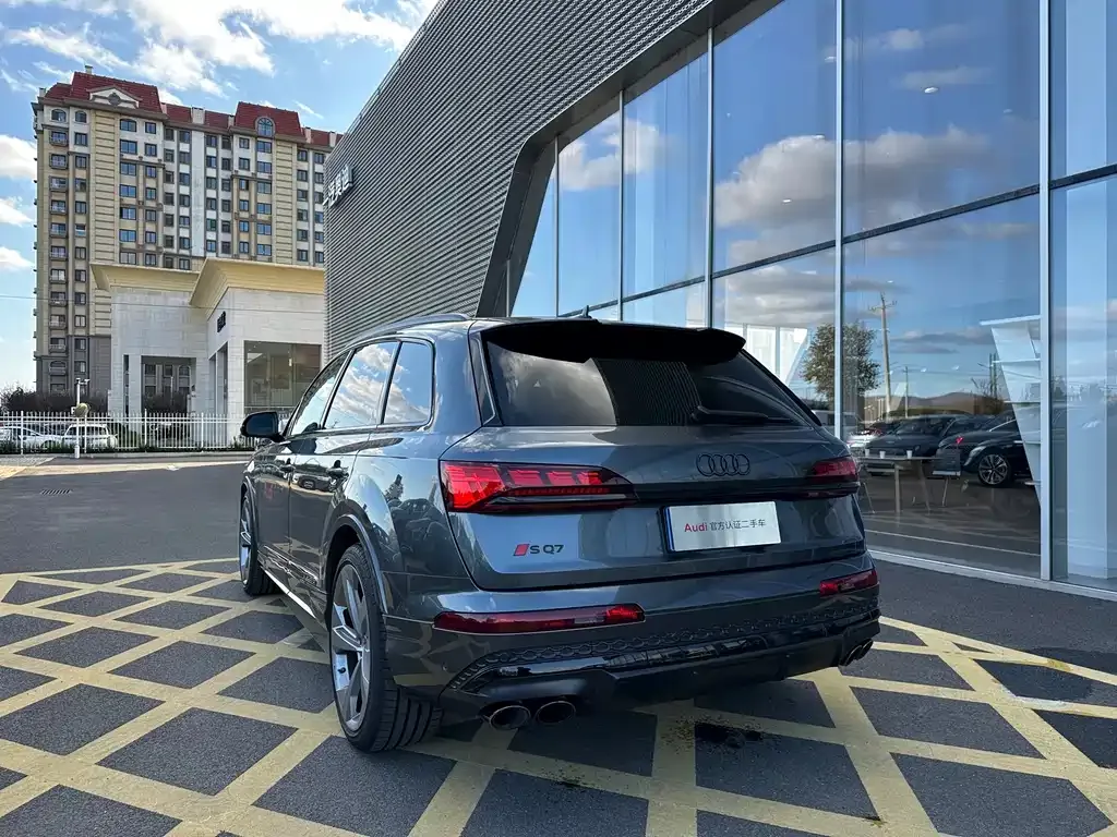 Audi SQ7 2024 из CN, фото 5