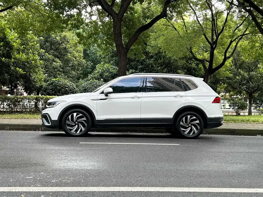 Volkswagen Tiguan L 2021 из CN, фото 7