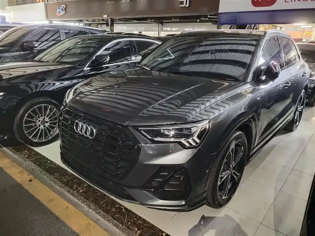 Audi Q3 — фото 1