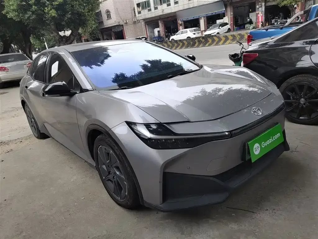 Toyota bZ3 2023 из CN, фото 4