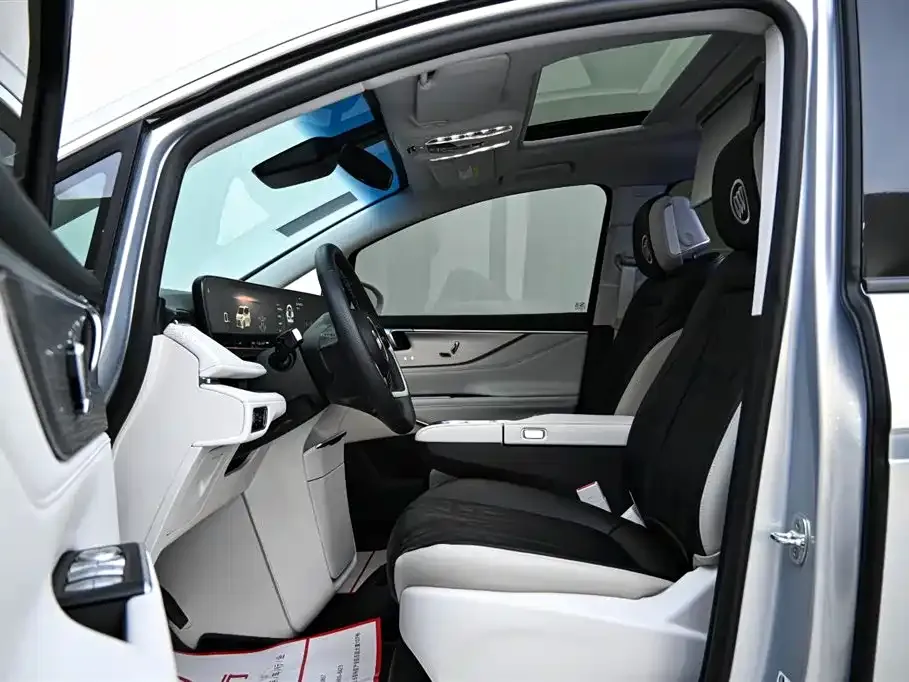 Buick GL8 Hybrid — фото 10