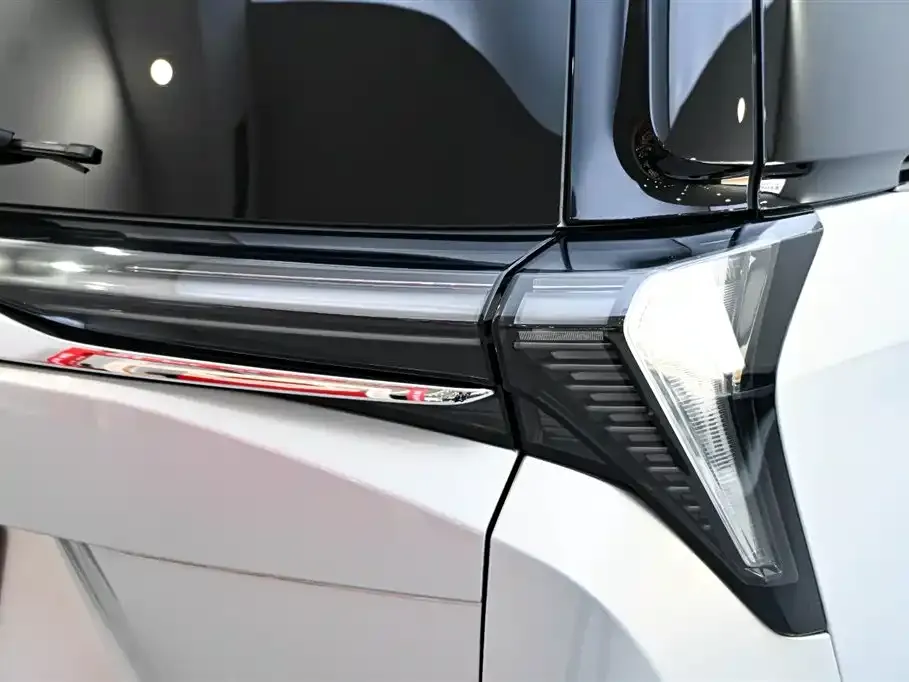 Buick GL8 Hybrid — фото 9