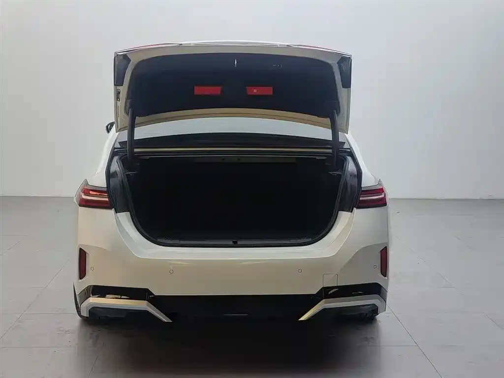 BMW i5 2025 из CN, фото 6